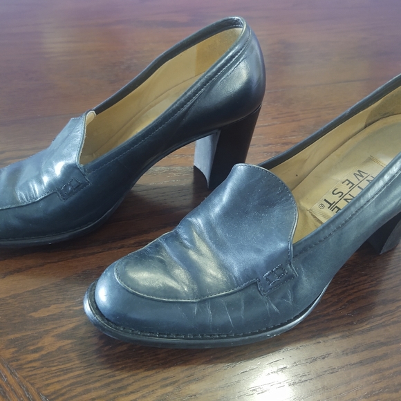 6 1/2M Navy Blue leather shoe - Picture 6 of 6